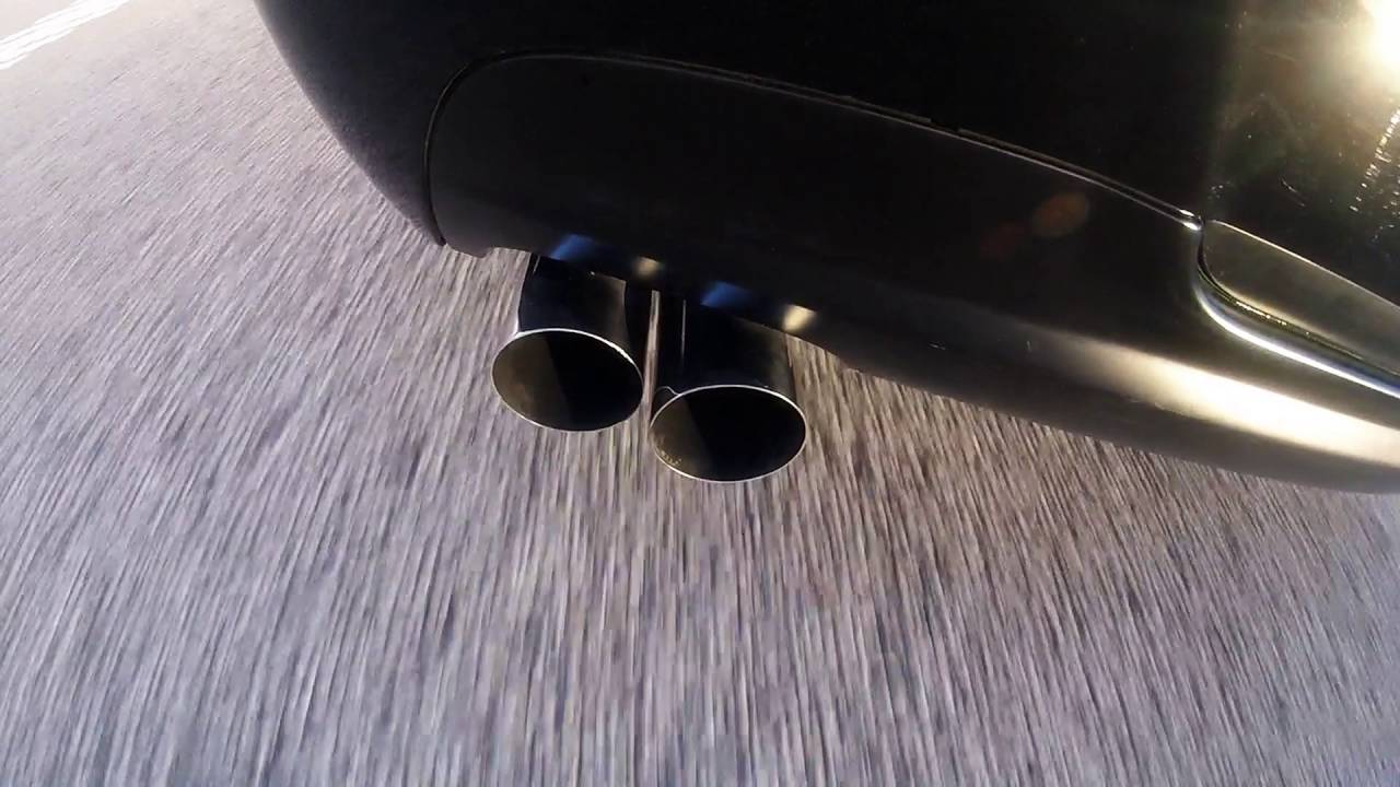 E92 325i with BMW M performance exhaust