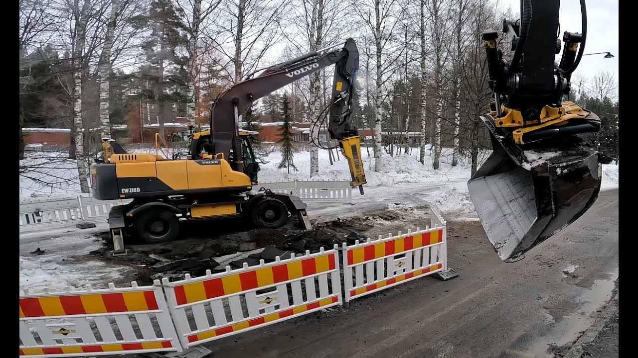 Roudasta kallioon ja kiertotietä. Volvo 210D Atlas Copco MH1700