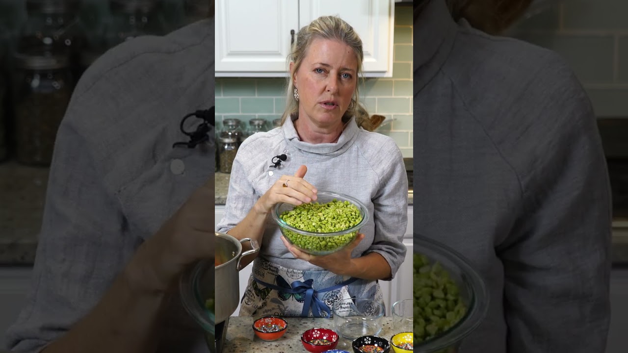 Delicious Plant-Based Split Pea Soup in 60 SECONDS! #recipe  #plantbasedcooking #easyrecipe