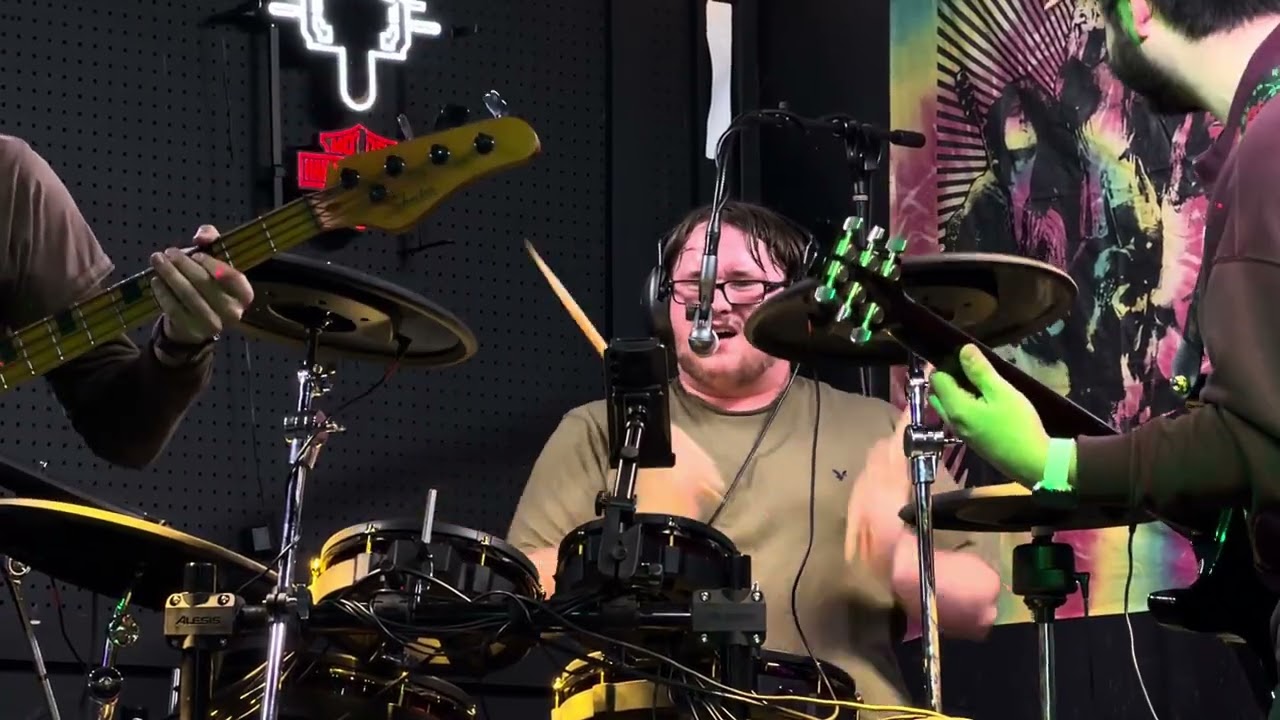 “Welcome to the Jungle” - Guns N’ Roses (Cover by Dreadful Day) #gunsnroses #80srock #livemusic 