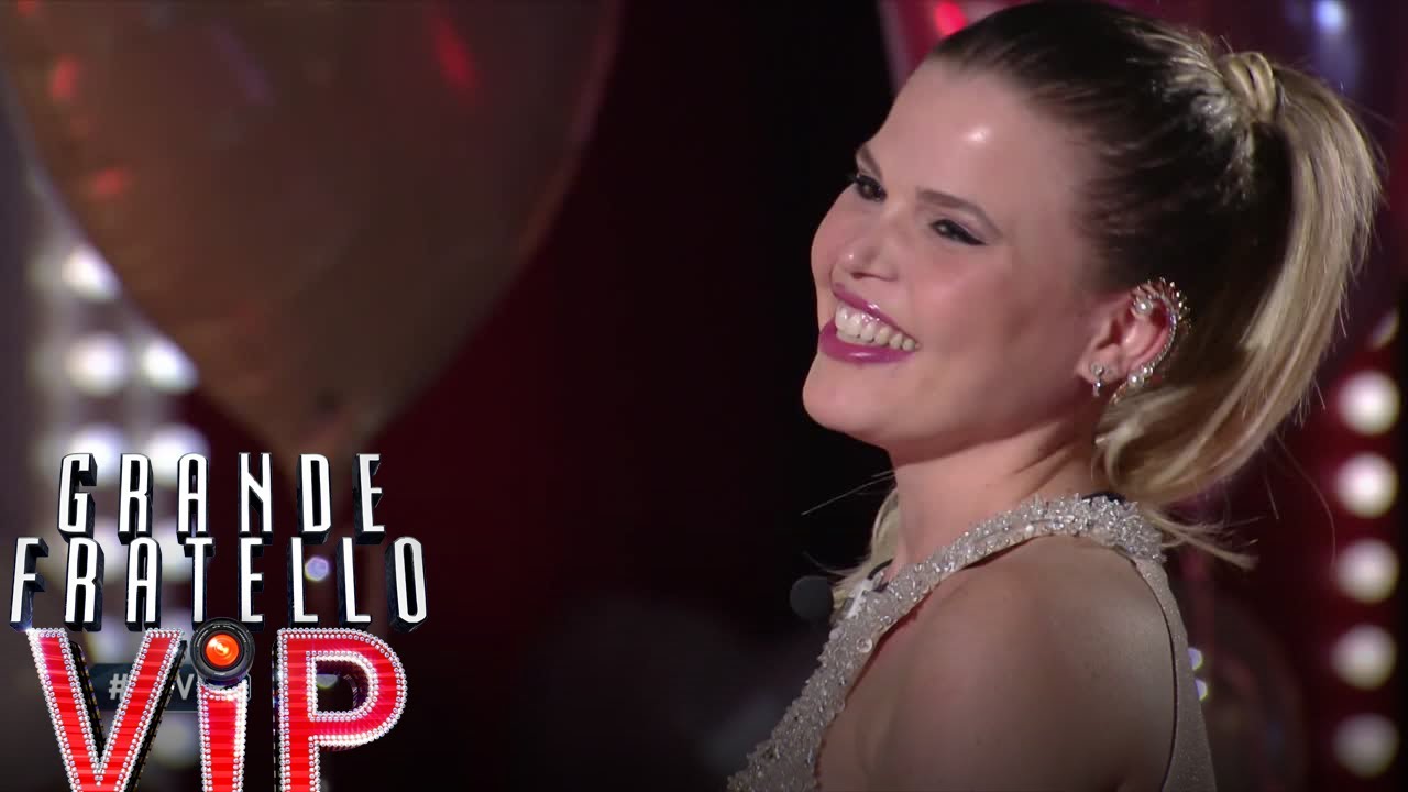 Grande Fratello Vip - La proposta di matrimonio di Nello per Carlotta Dell'Isola