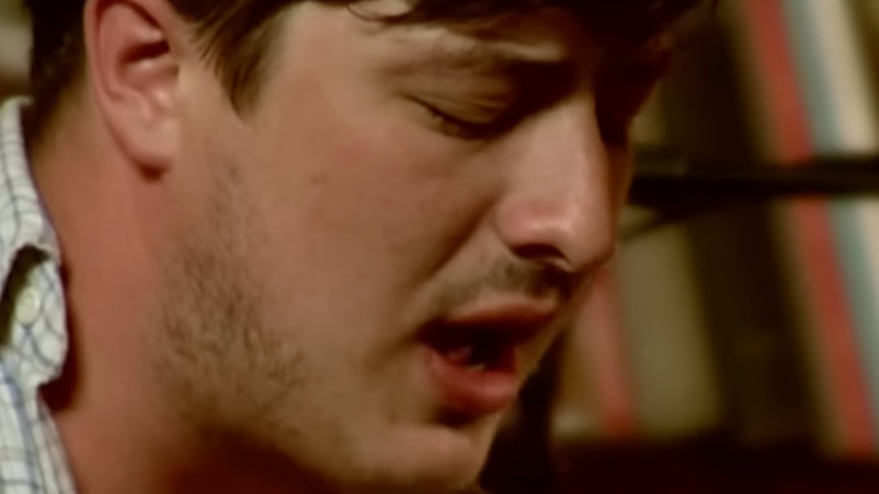 Mumford & Sons - Little Lion Man (Bookshop Sessions)