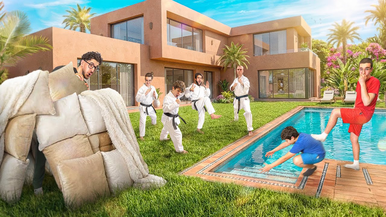 4 FR&Egrave;RES NE FONT RIEN PENDANT 24H DANS UNE VILLA AU MAROC ! R&eacute;mi pousse Nadim dans l'eau habill&eacute;..