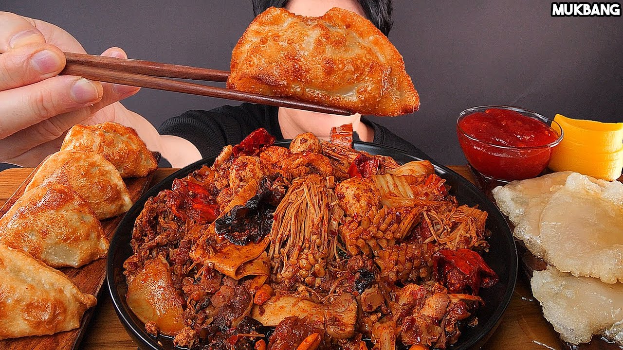 острые грибы и жареные клецки Spicy Mala Xiang Guo & Guobaorou Dumpling Mushroom EATING ASMR MUKBANG