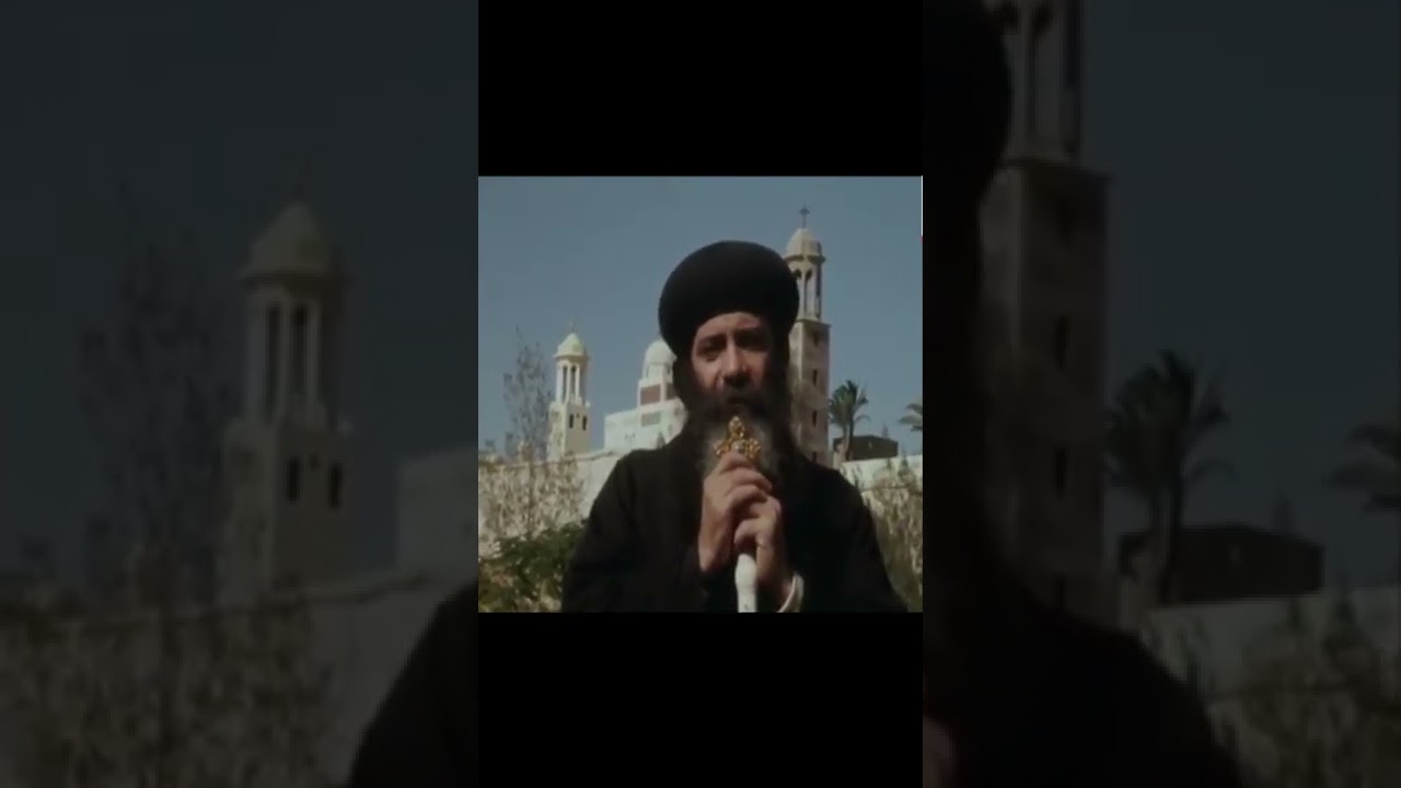 Pope Shenouda III praying