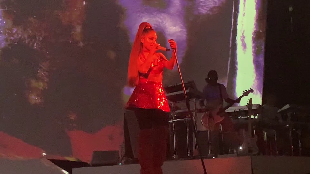 Dangerous Woman - Ariana Grande - Sweetener Tour - Boston 2019