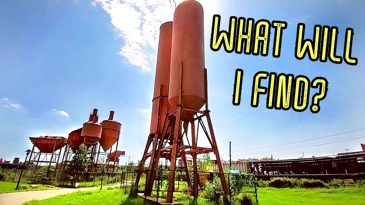 FORAGING ADVENTURE at An Old Cement Factory in NYC - Weird Fruit Explorer