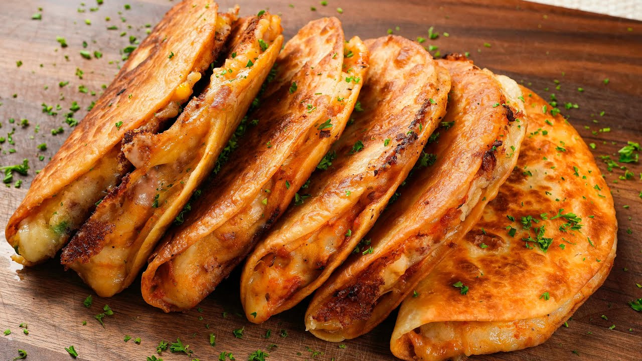ВКУСНАЯ Кесадилья с хрустящим картофелем и сыром! Вы будете зависимы и не можете перестать есть!