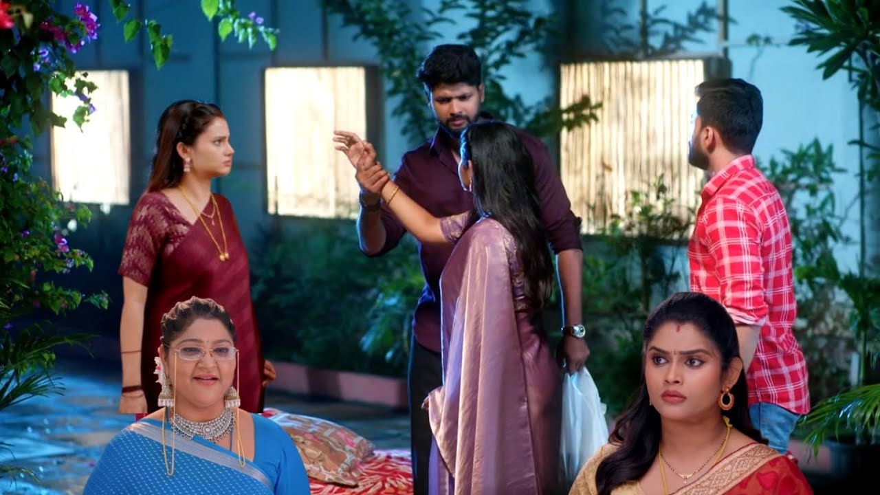 #Chinni serial reviewమధుని కొట్టబోయిన లోహిని ఆపి ఊహించని షాక్ ఇచ్చిన మ్యడి ఆనందంలో ప్రమీల