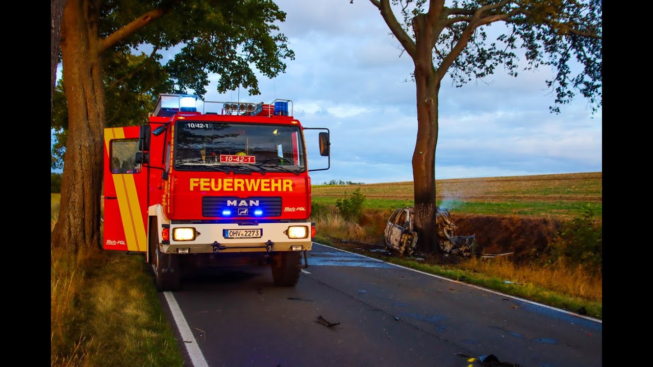 Fahrer verbrennt im Wrack bis zur Unkenntlichkeit