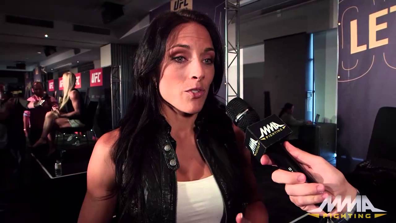 UFC 193: Valerie Letourneau Calls Rival's Smack Talk 'Bullsh*t'