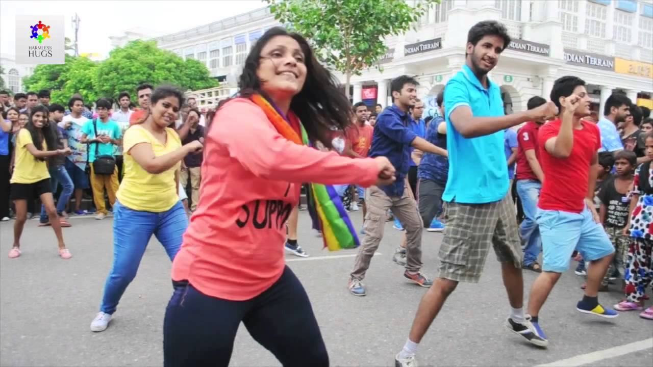 Delhi's 1st LGBT Flash Mob 2015 by Harmless Hugs