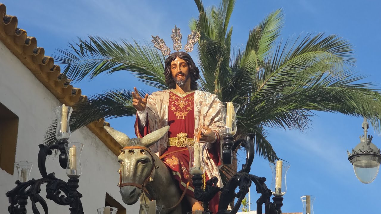 Salida procesional Cristo Rey Chipiona Domingo de Ramos 2026