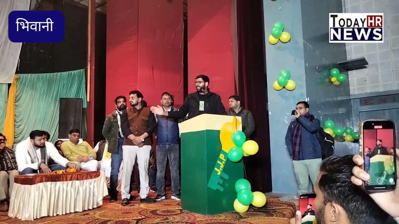 पैसे लेकर अपने लोगों को फायदा पहुंचा रही वर्तमान सरकार 