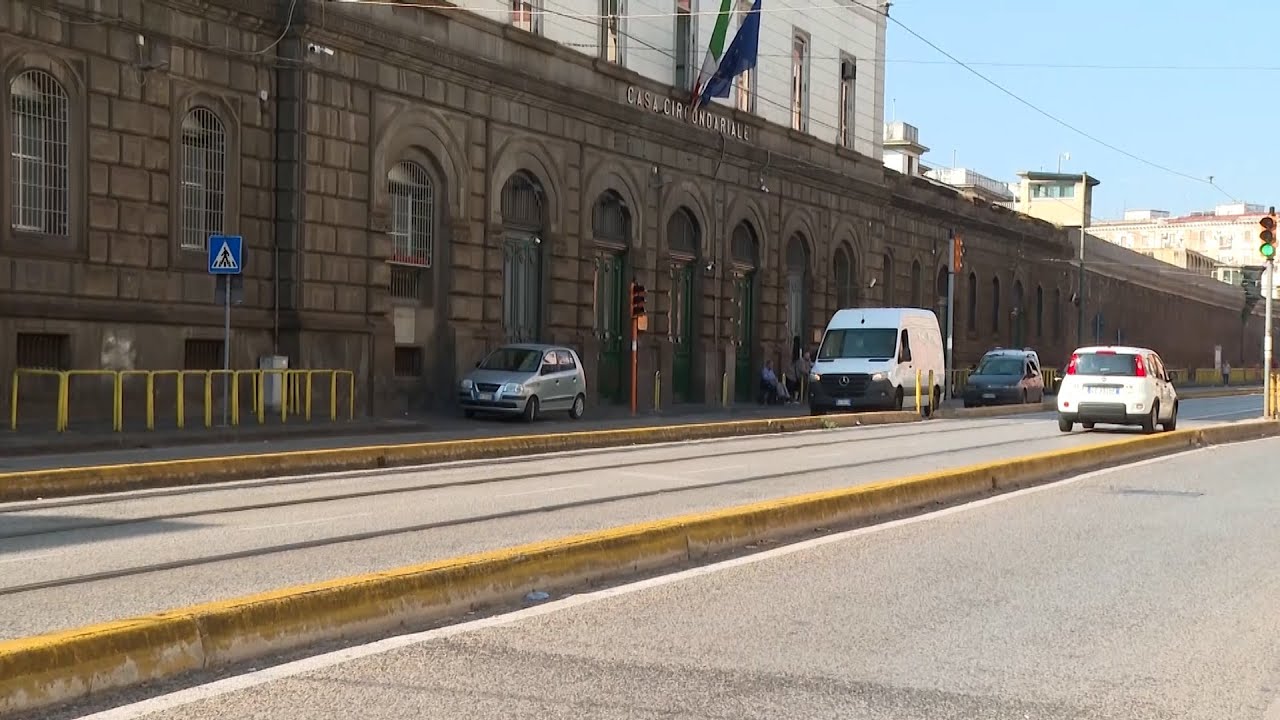 Due detenuti evadono dal carcere di Poggioreale, presi dopo poche ore