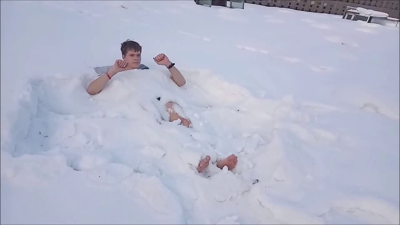 VERY LONG SIBERIAN SNOW BATH ( FULLY BURIED )