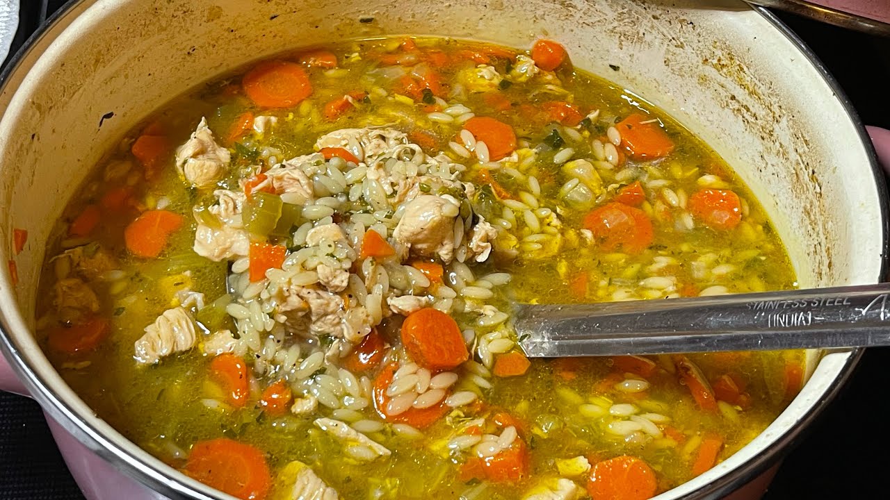 شوربة لسان الطير والخضرة بنينة وساهلة