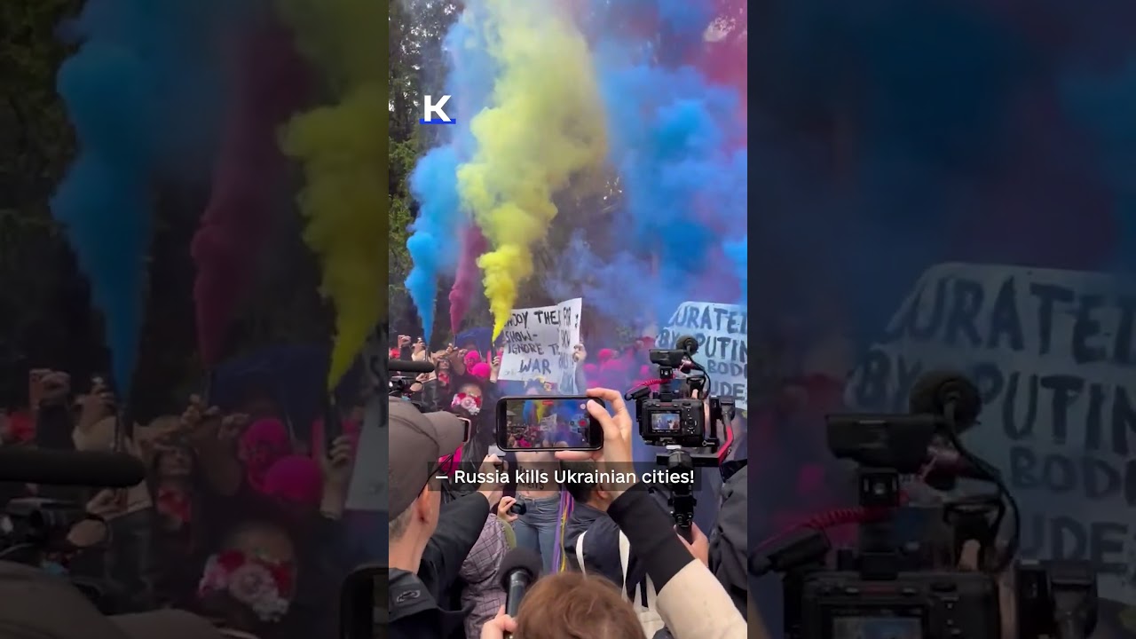 Pussy Riot and Femen storm Russian pavilion at Venice Biennale