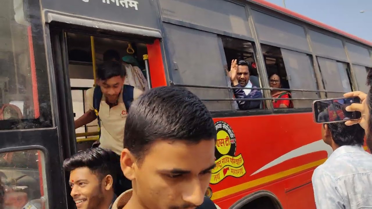 🔺परभणी विभाग वसमत आगार 🔺बसला स्टॉप असून सुद्धा शालेय विद्यार्थी तसेच महिलेला बायपास वर सोडण्यात आले