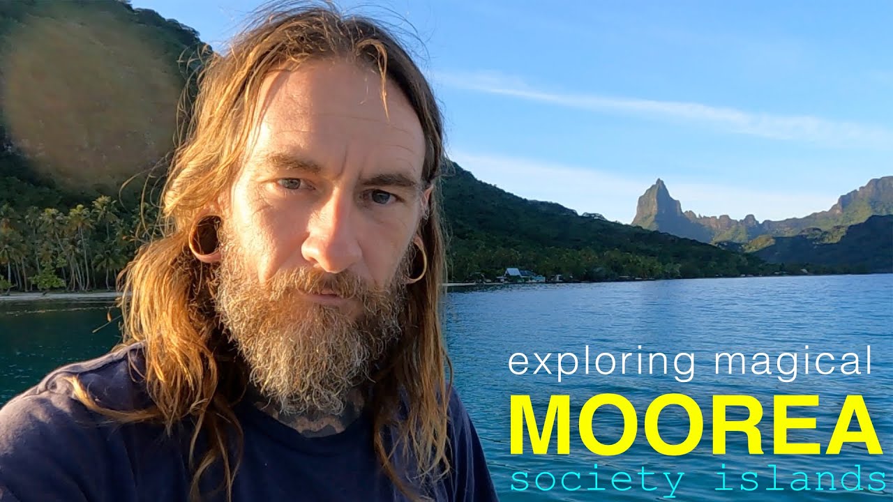 Sailing to Opunohu Bay on Moorea; From the Crystal Clear Lagoon to Magical Views of Moorea.