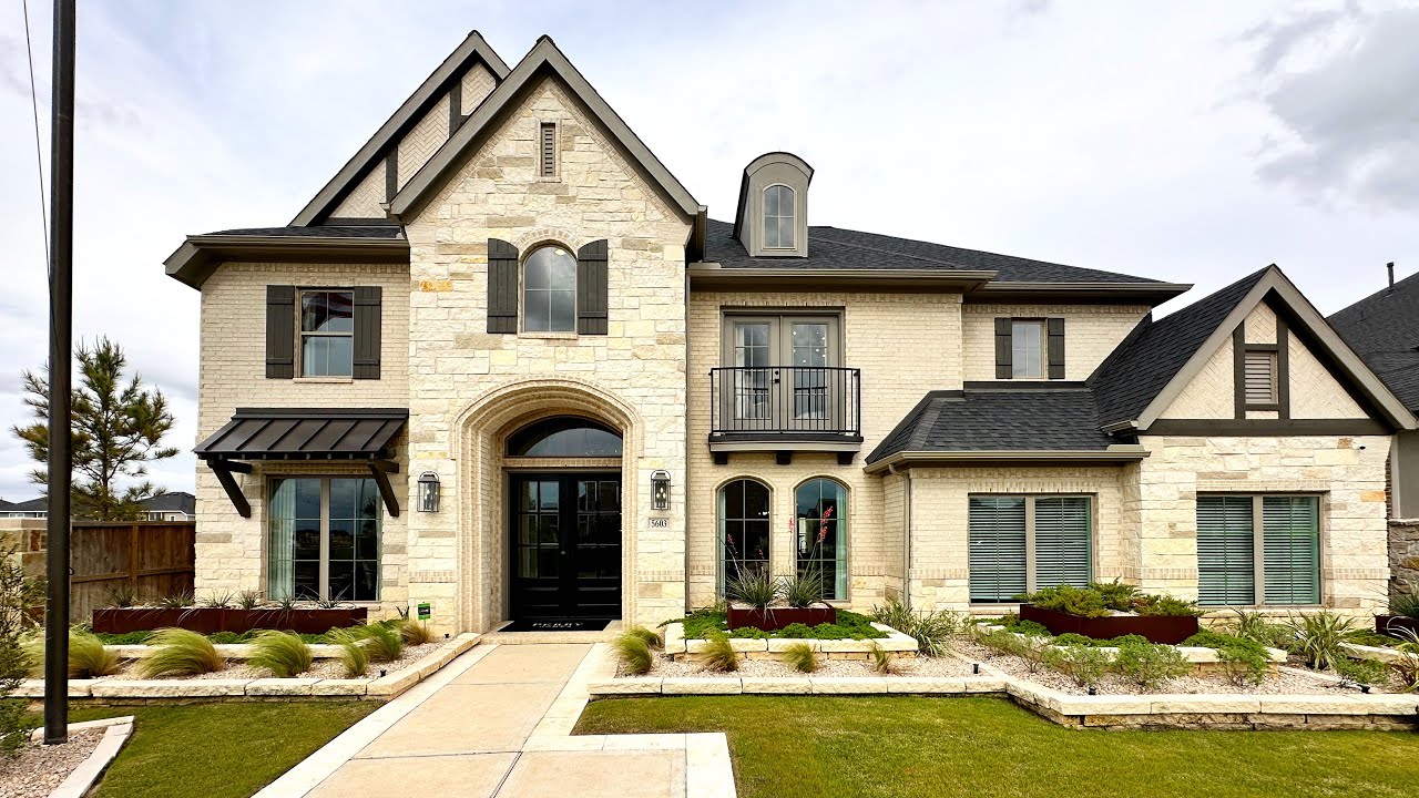 5 Beds | 4.5 Baths | 3 Car | 4098 SqFt | Texas Home!