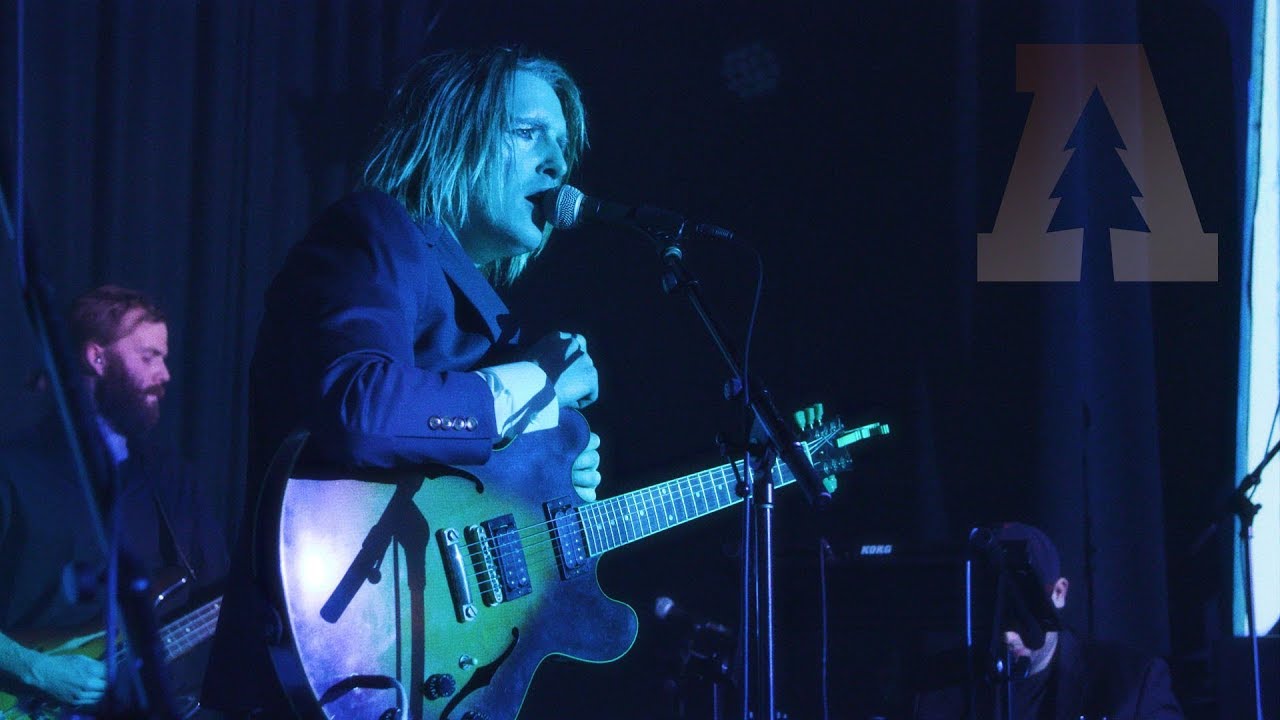 Diane Coffee -  Hymn | Live From Lincoln Hall