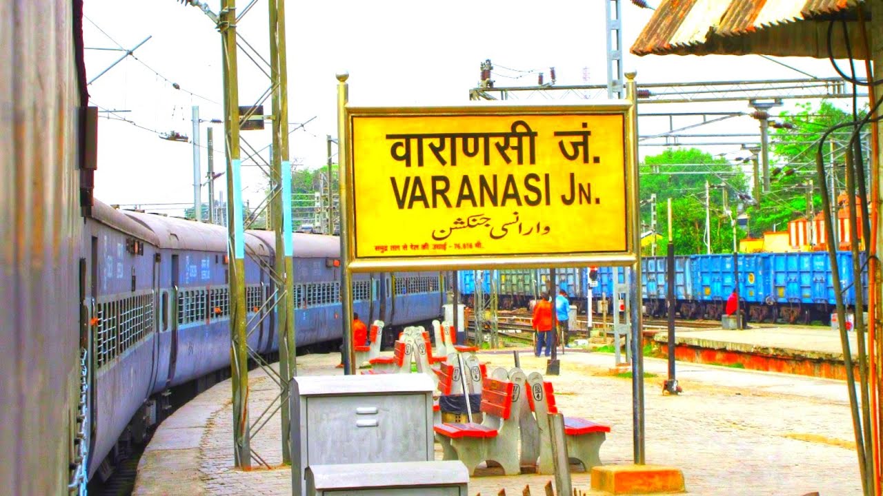 Varanasi Junction 13843/Frakka Express Arriving Departing,Indian Railways Video 4k ultra hd
