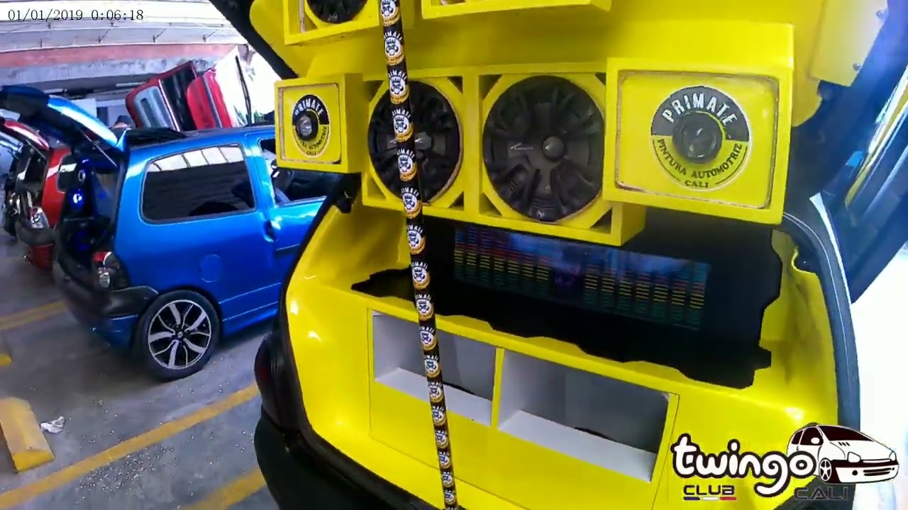 Twingo Club Cali dice presente en el Car festival #twingo #club #cali #renault #tuning