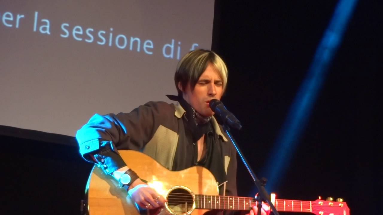 jibland 2016 - Reeve Carney singing Hallelujah