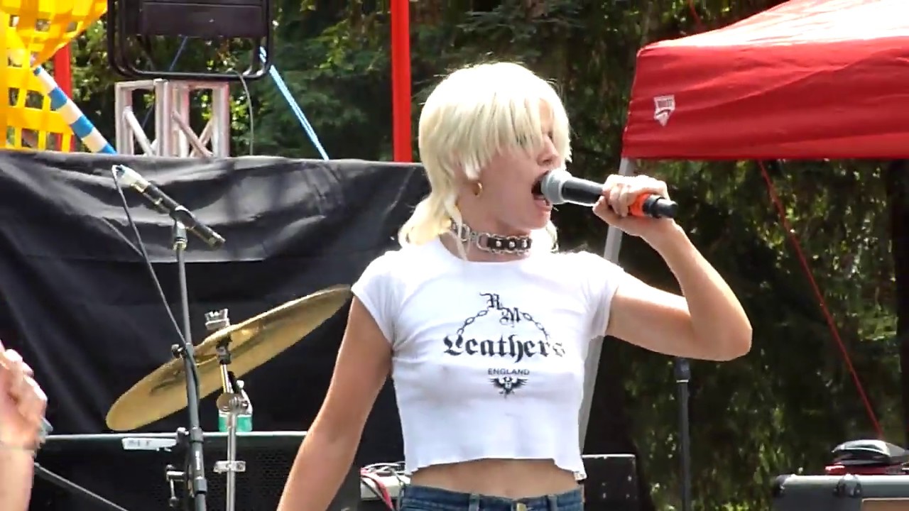 Amyl & The Sniffers – “Control” - Live 07-06-2019 - Burger Boogaloo - Mosswood Park - Oakland, CA