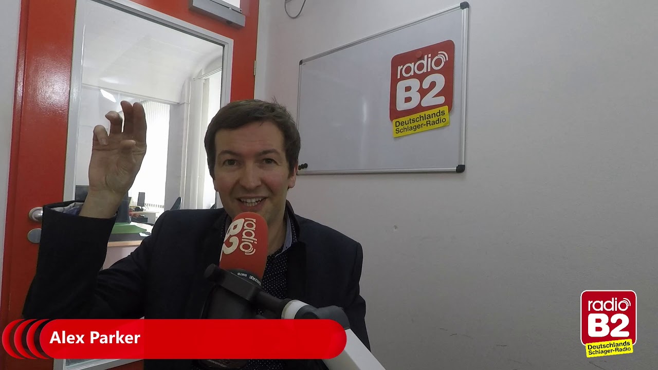 Der Songschreiber und Sänger Alex Parker berichtet bei radio B2 von der 
