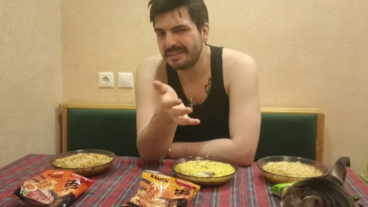 Пробуем лапшу быстрого приготовления REENA