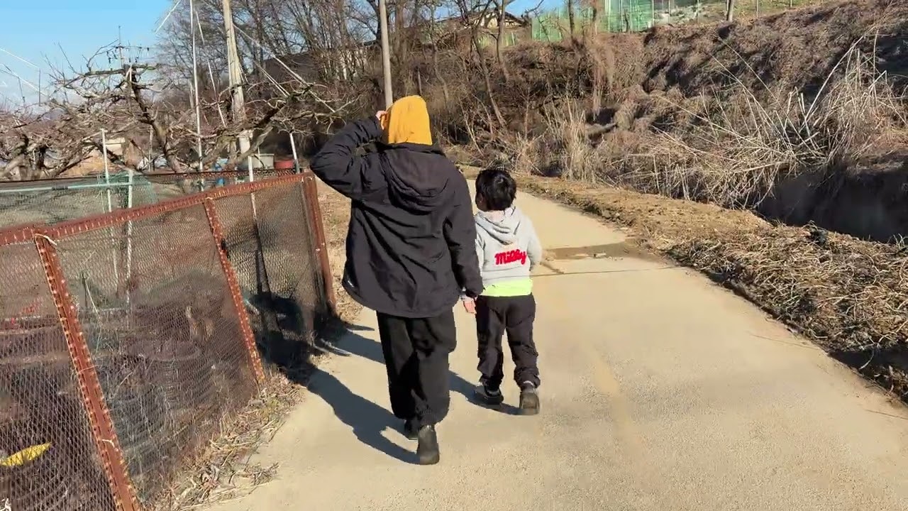 농장 뒷동네 산책(ft.유빈이힘들어함ㅋ)