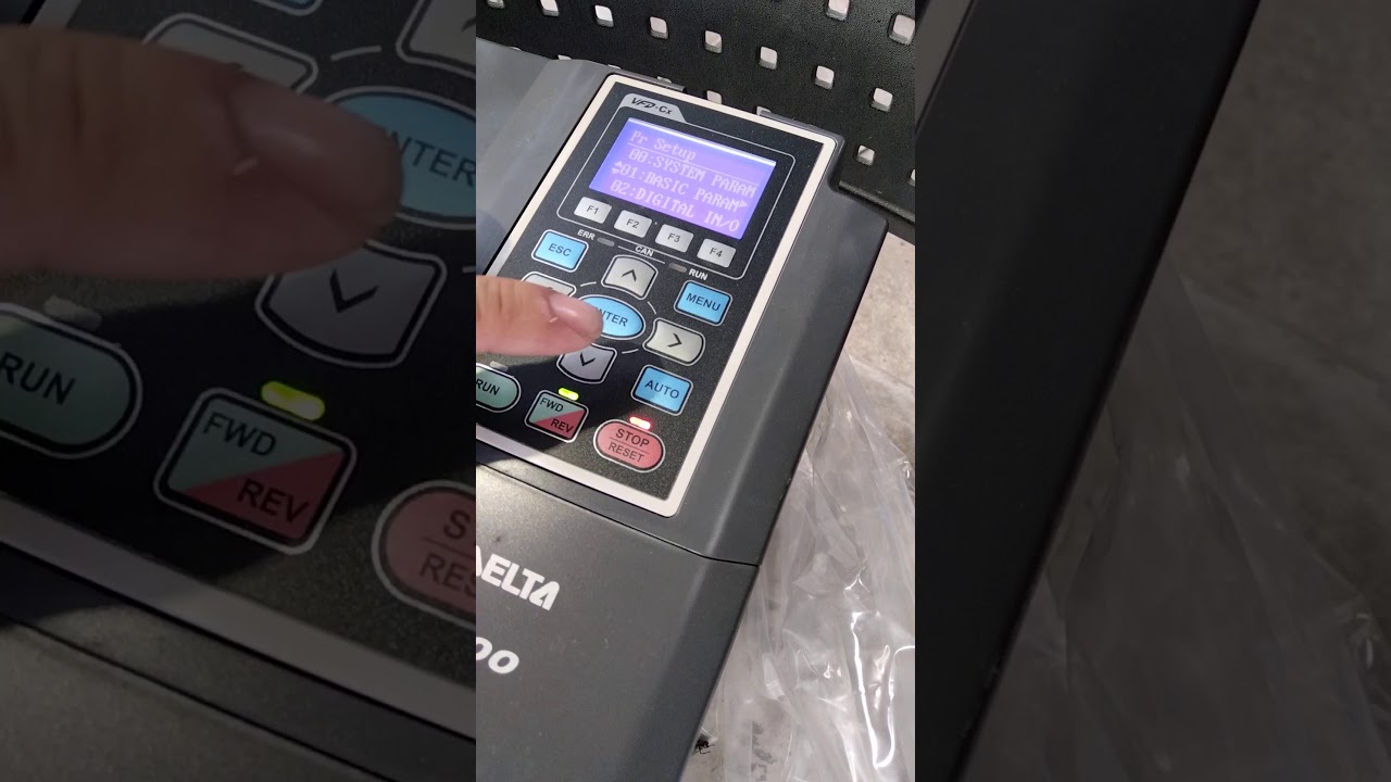 การเซ็ทค่า Inverter Delta c2000  ใช้งานคีย์แพ็ดหน้าเครื่อง