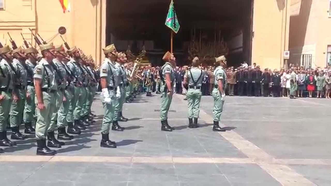 La legión se marcha después de rendir honores al cristo de la buena muerte 2014