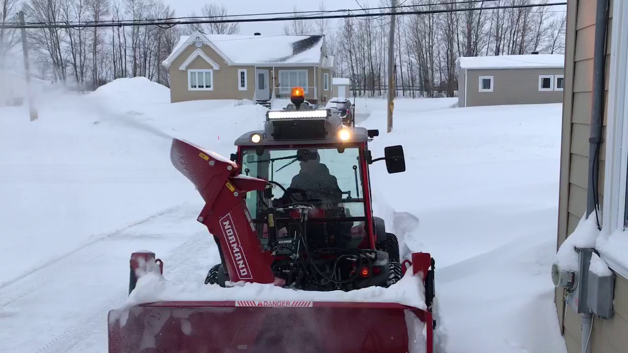 TTR 7600 Infinity en déneigement.