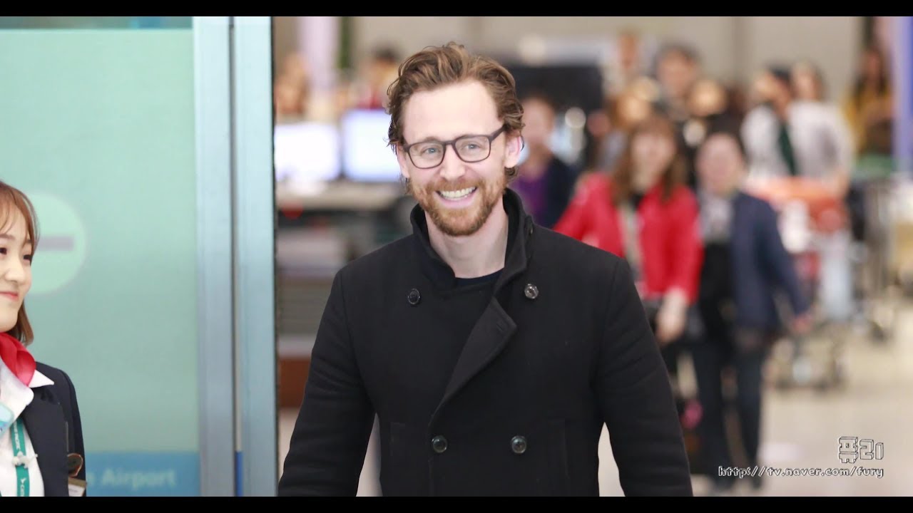 Tom Hiddleston arriving at Incheon Airport - April 11, 2018
