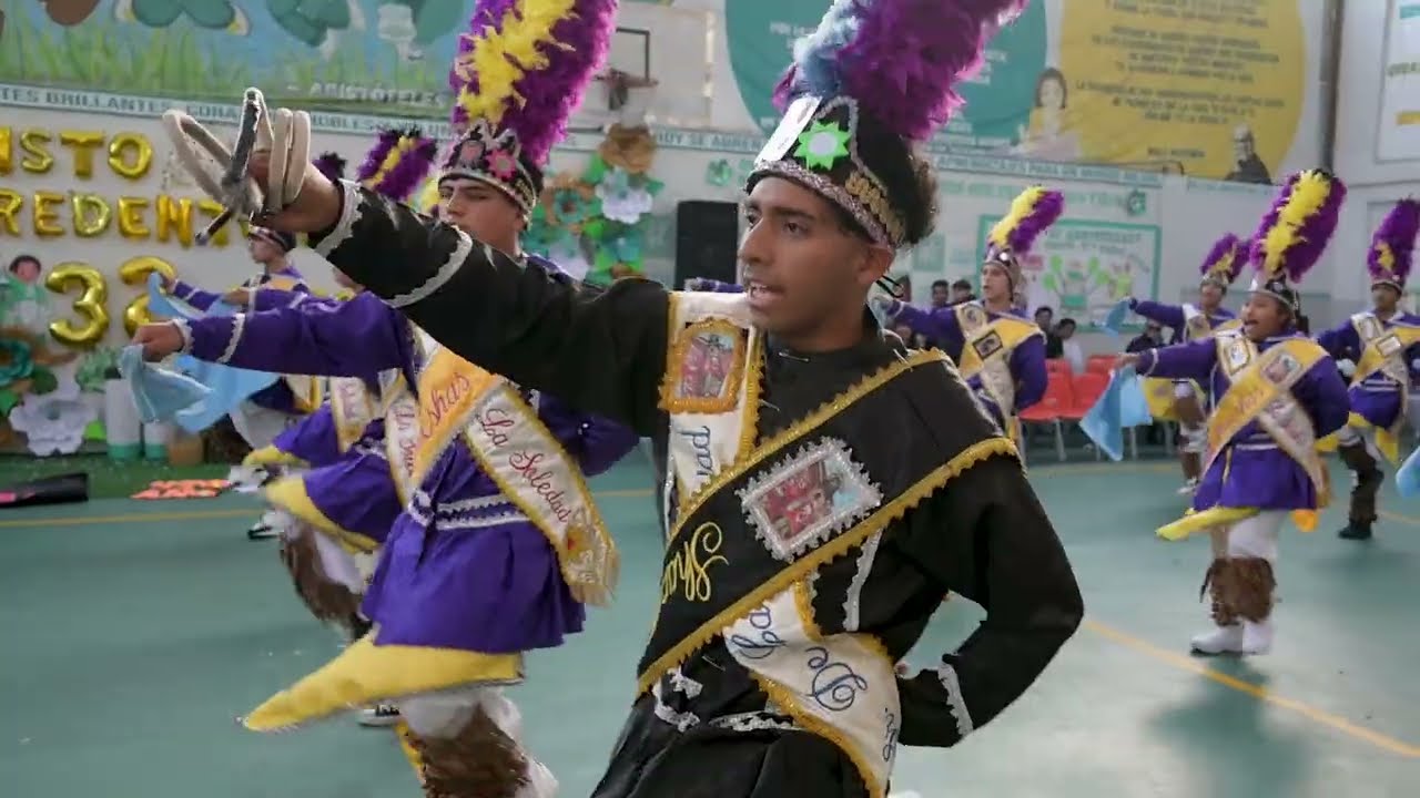 ¡El vigor que inspira! ❤️ 4to de Secundaria deslumbra con la 