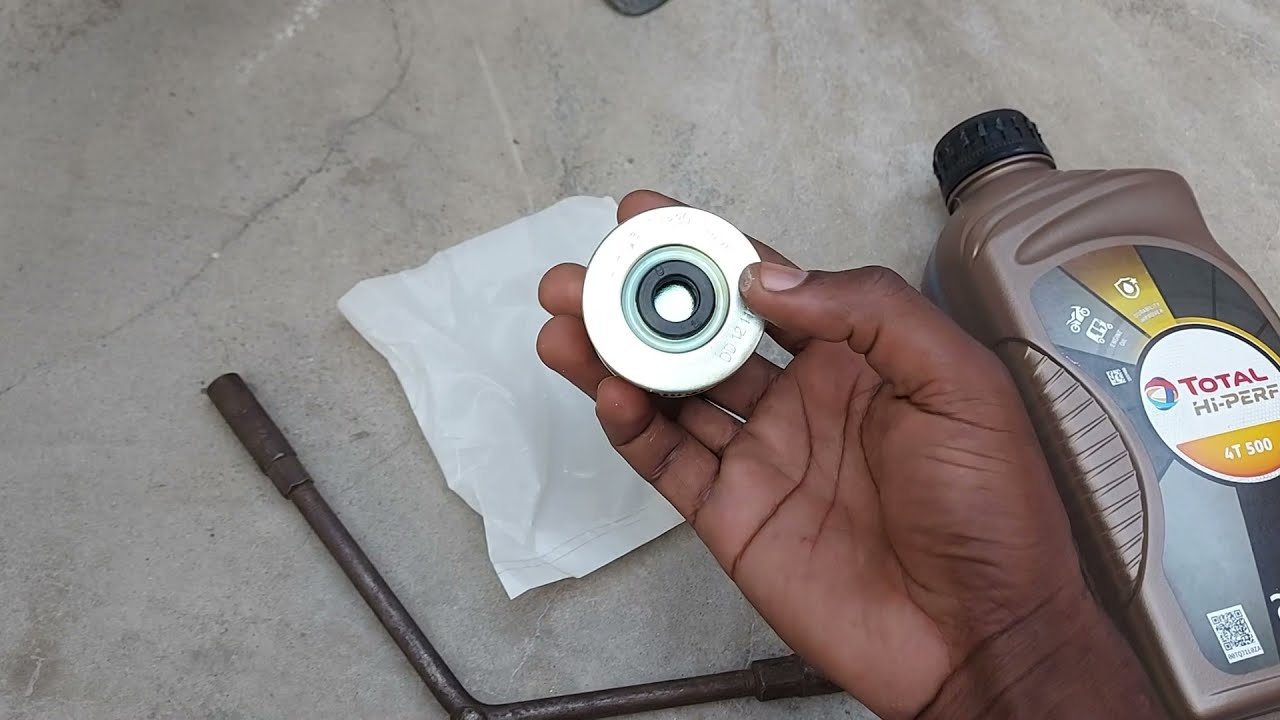 How to change Oil in Bajaj Boxer X150 Part #1