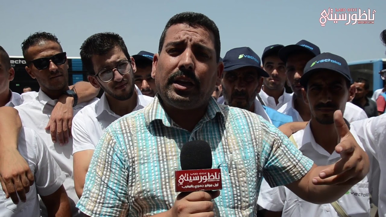 عمال الحافلات الجديدة بالناظور يضربون