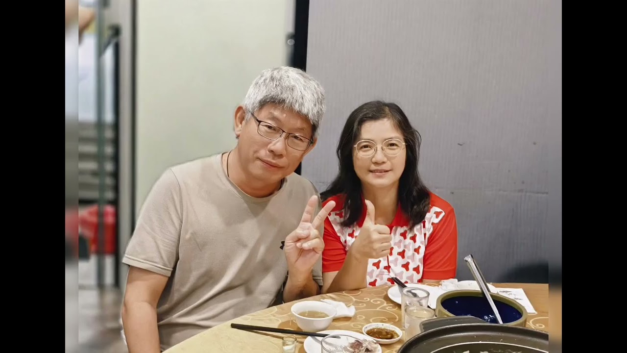 滿慶地產春酒大會，貴賓雲集熱鬧登場，迎接馬年馬到成功一開場，超霸氣郝董😂氣勢登場，全場客戶說：「你們董事長～好帥氣啊🎊最後大喊夥伴們～我們默契滿分、同心協力把活動辦成閃閃發光的傳奇！所向披靡的滿慶團隊