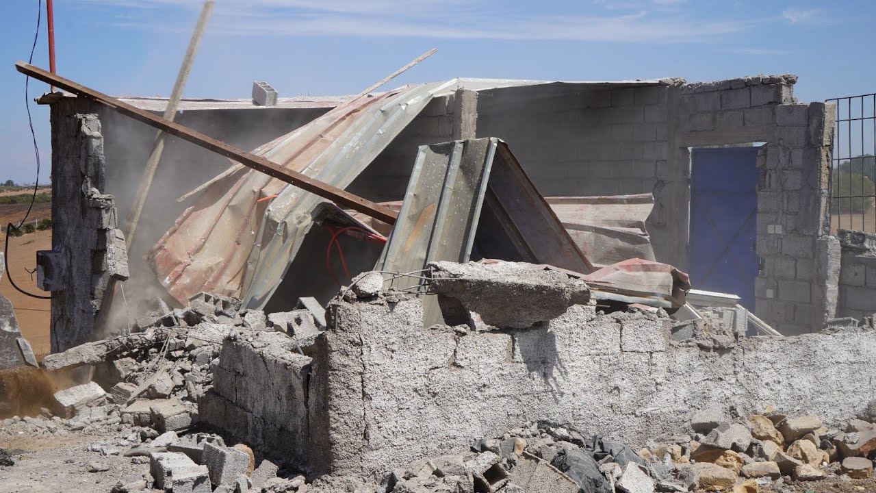 باشا مدينة بنسليمان كمال شتوان يشرف شخصيا على عملية هدم البناء العشوائي لليوم الثالث على التوالي