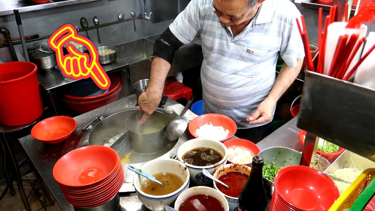 How to cook FISHBALL NOODLES in Singapore 新加坡潮州鱼圆面的做法 【Full HD】