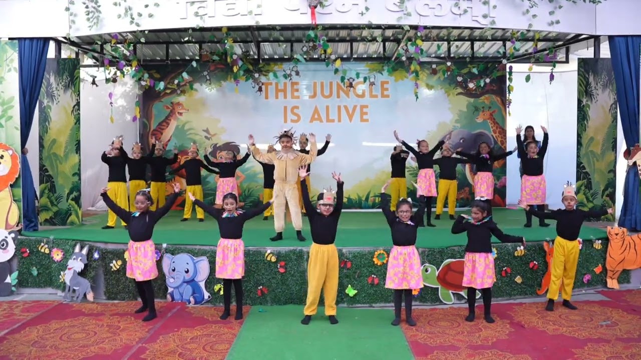 The Jungle Is Alive | The Lion Sleeps Tonight Kids Dance 🦁✨