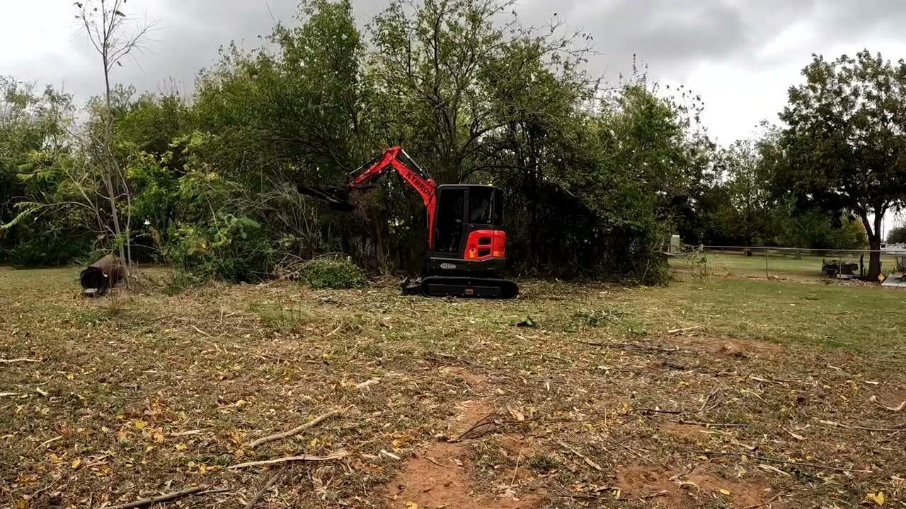 Kymron XH42D with the VMC EX42L Brush cutter.