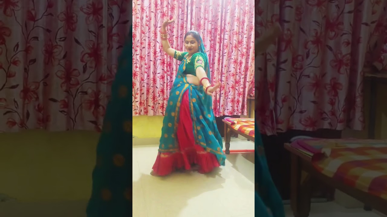 Meena ब्रांड  hoye jhamajham नार चूड़ों हाथन को 