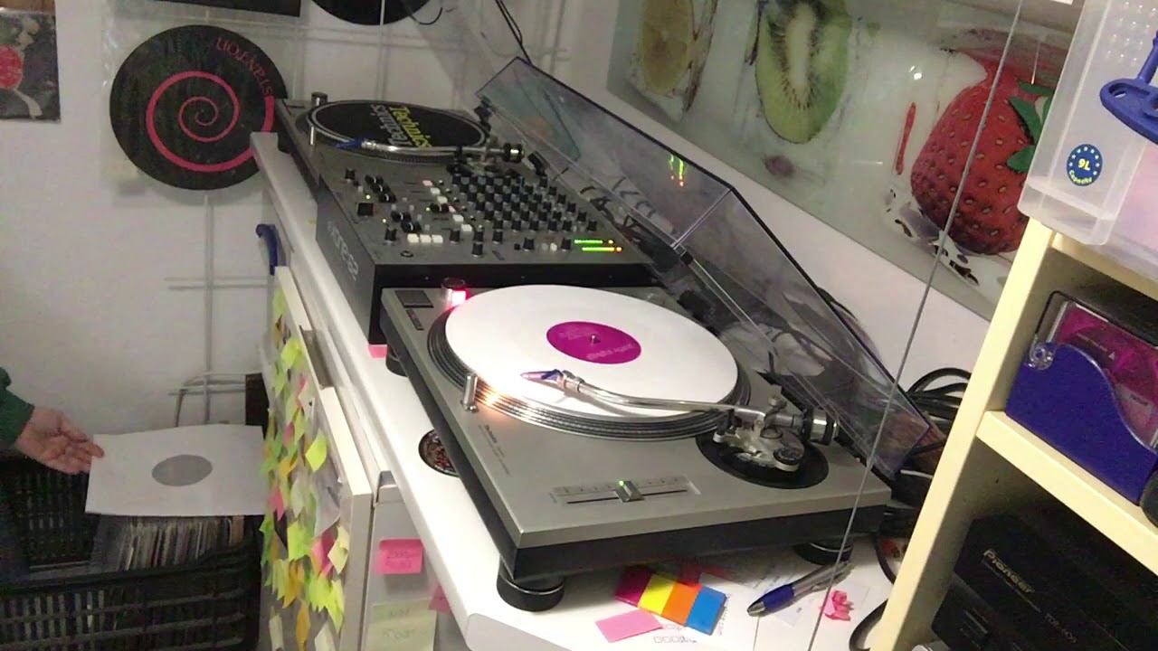 Dirty Funker &lrm;&ndash; Jump 2 It
