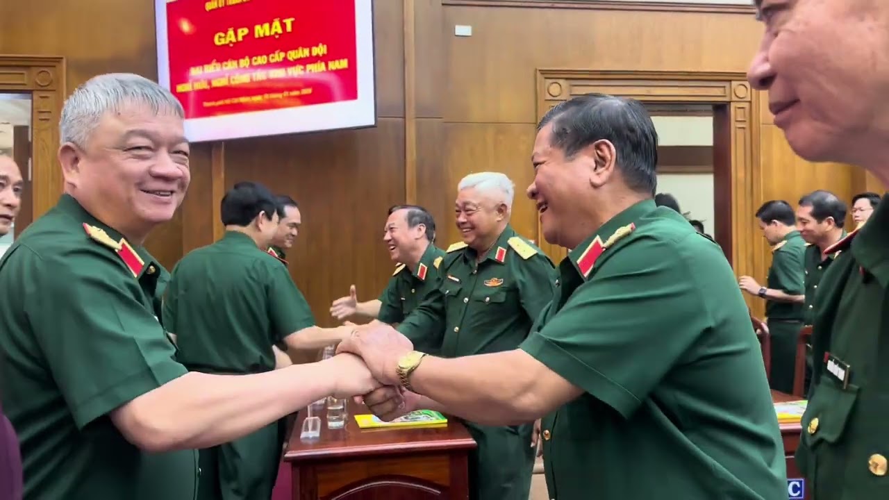 Gặp gỡ tướng lĩnh cấp cao