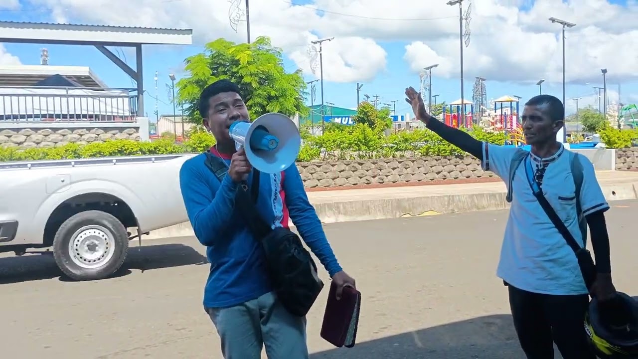 Evangelista Hallan Martínez y Oscar 