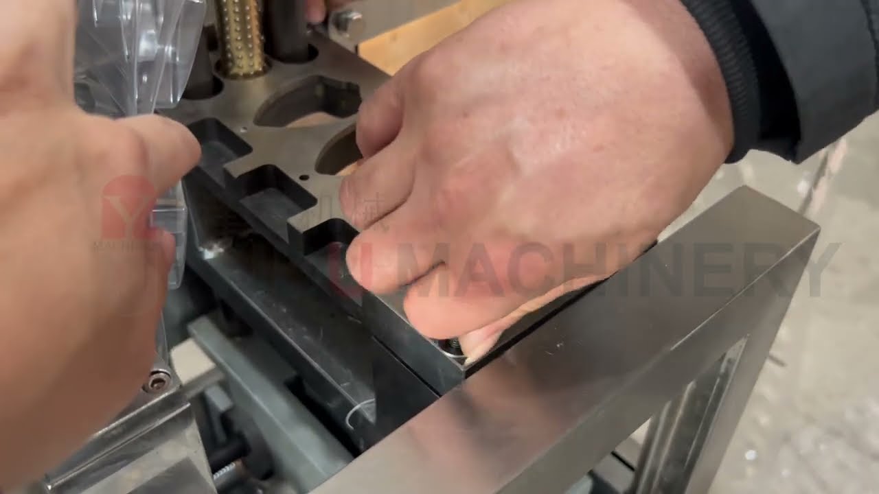 Installing the Cutting Molds DPP-150 Blister Packing Machine for Liquid